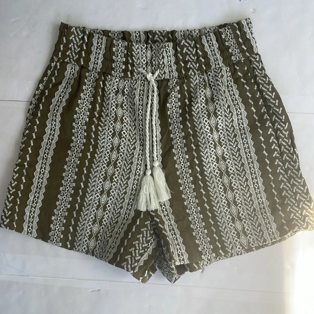House of Harlow 1960 High Waist Green and Cream Linen Blend Shorts XS